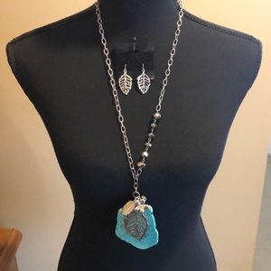 Turquoise Dyed Stone Medallion Necklace with Earrings
